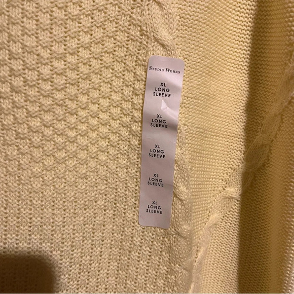Studio Works NWT Women’s XL Sunlight Yellow Knitted L/S Button Accents Sweater - Picture 3 of 10